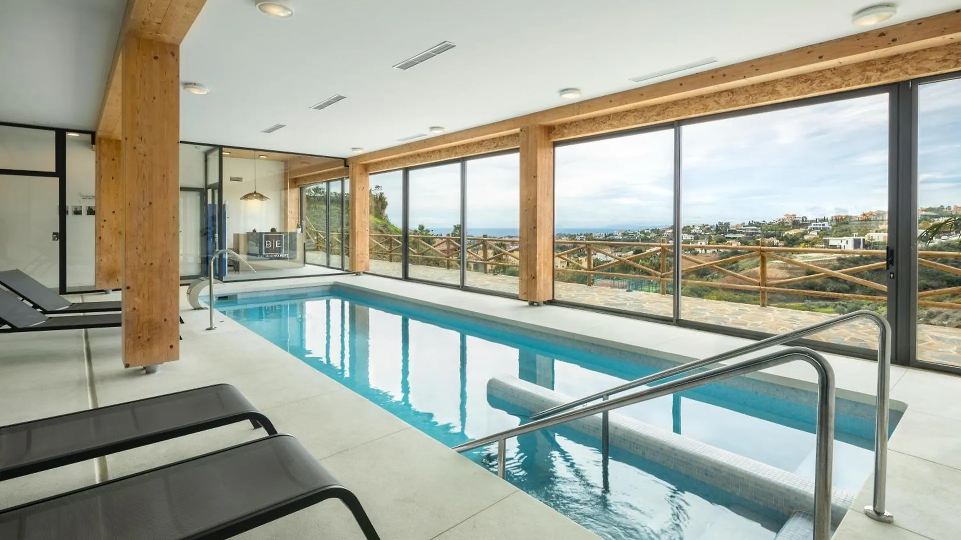 Oceanview Luxury Penthouse Apartment Estepona